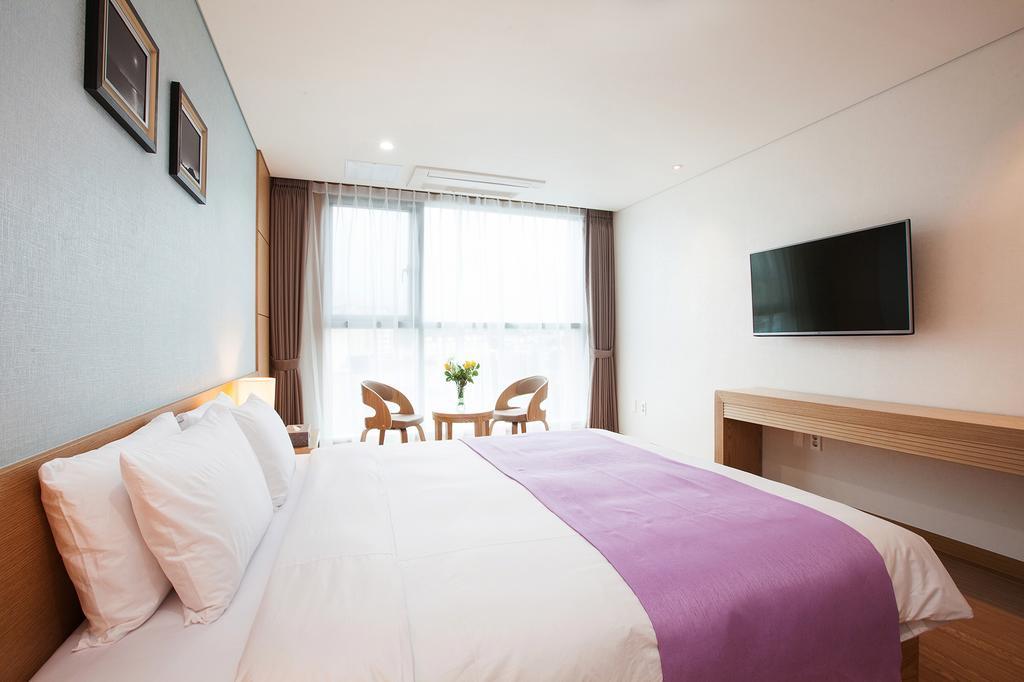 Youus Hotel Seogwipo Exterior photo