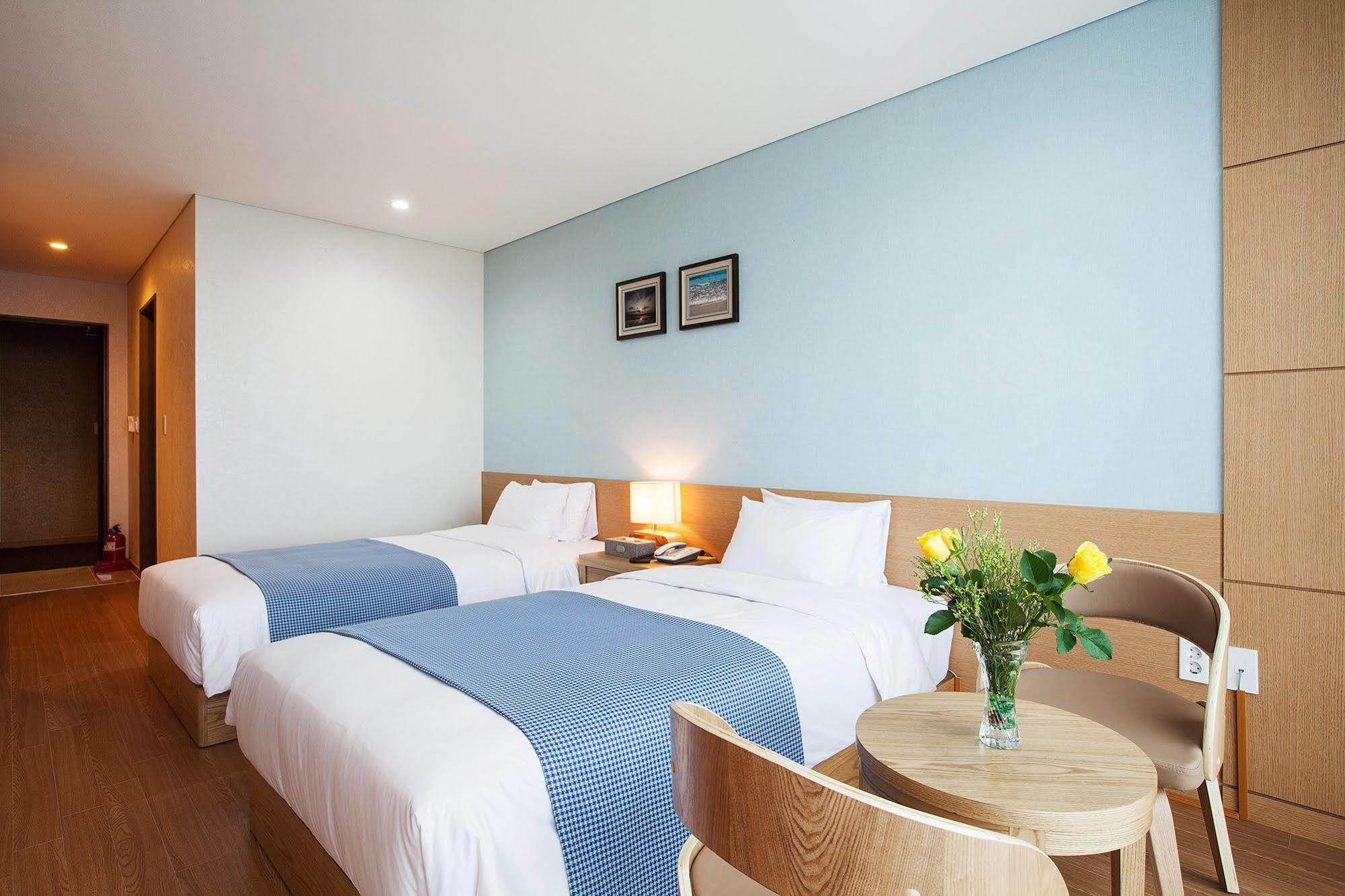 Youus Hotel Seogwipo Exterior photo